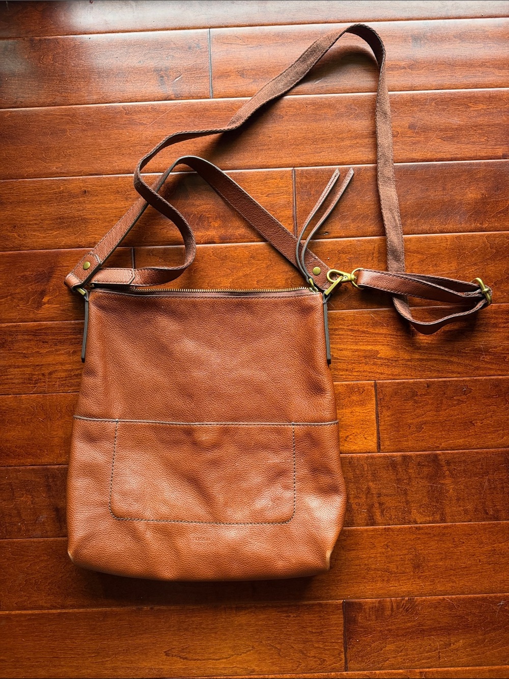 FOSSIL Brown Leather Crossbody Bag - Classic Women’s Shoulder Purse